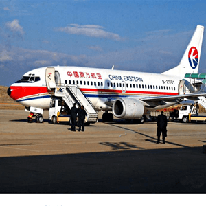 昆明航空空运航空快运业稳步发展的原因是什么？